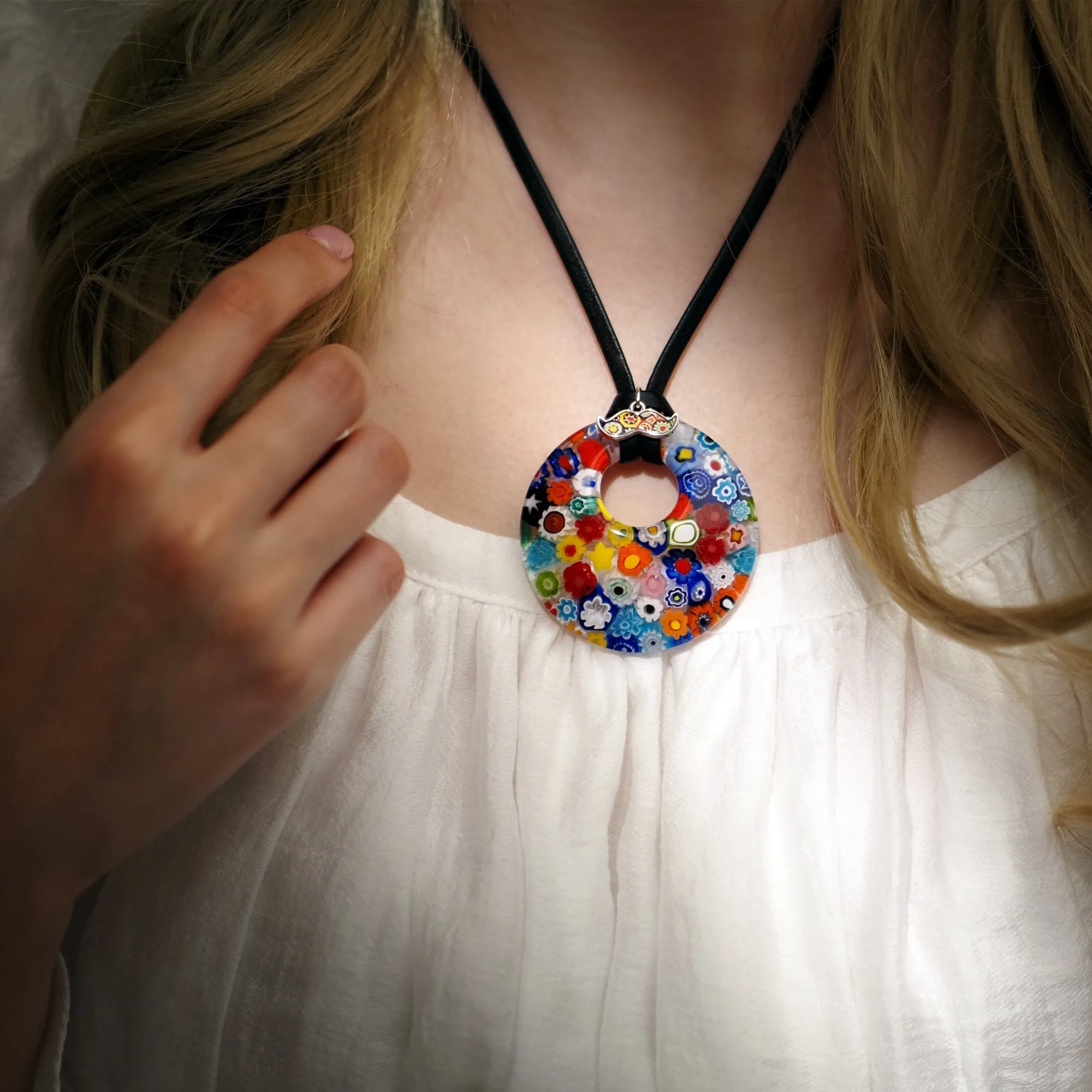 Full Bloom Round Pendant